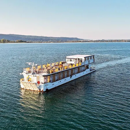 Boutique Boatel Attila-2